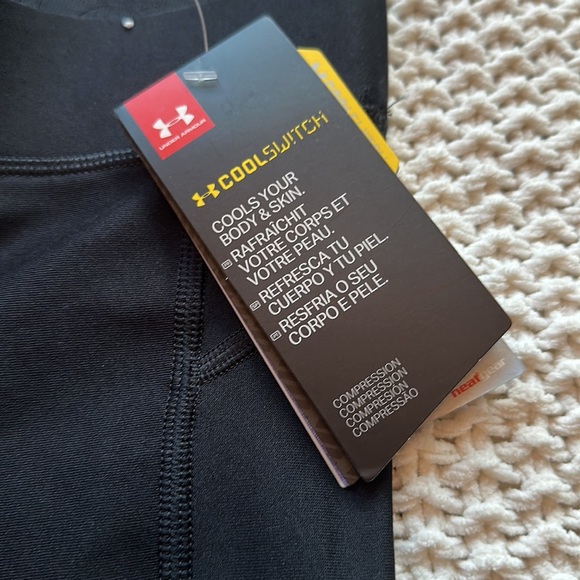 UNDER ARMOUR UA Heatgear Supervent Crop Capri Leggings Black Blue NWT Womens XS - Picture 7 of 11